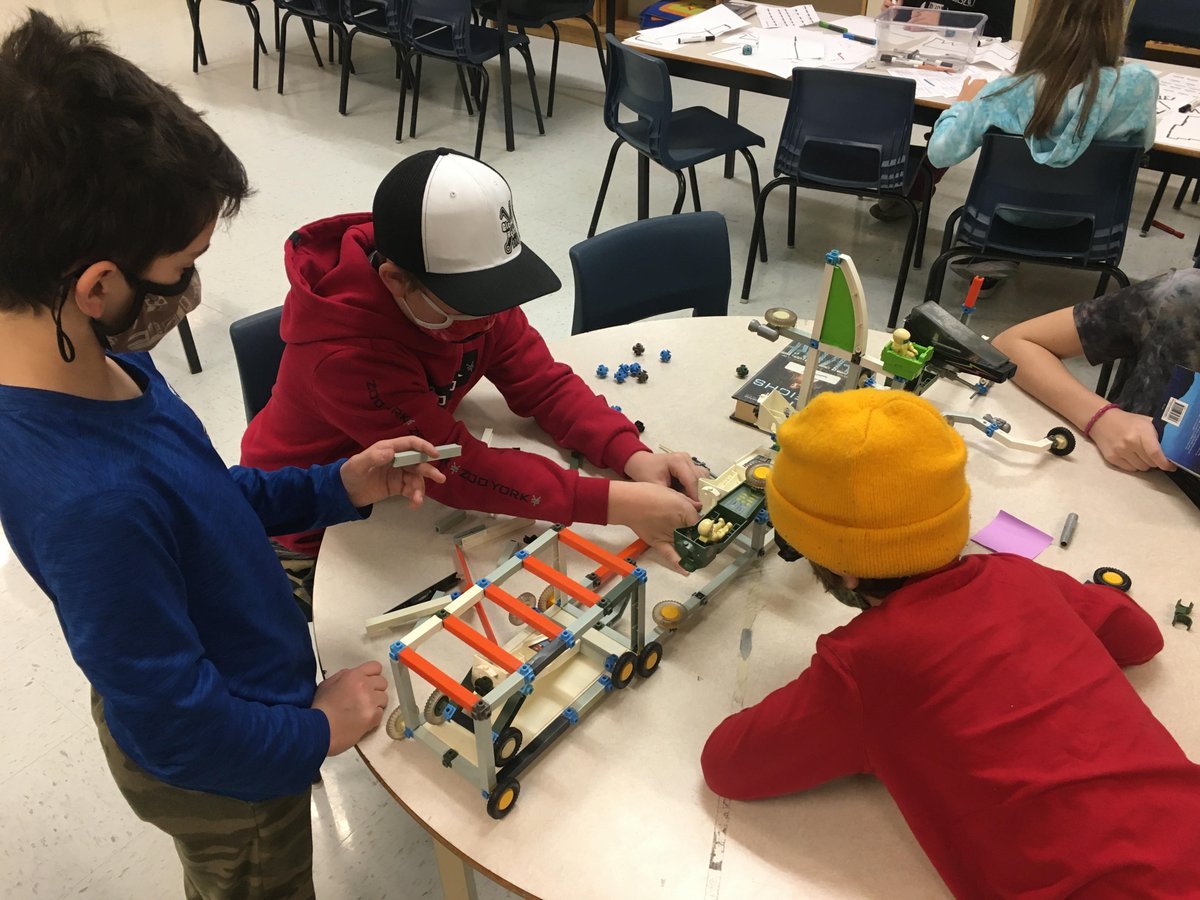 TempletonLearn1's tweet photo. Some old-school engineering in the Learning Commons today. 1984 Constructs and students born around 2010... @TempletonAcad https://t.co/eQ9gj41uXM