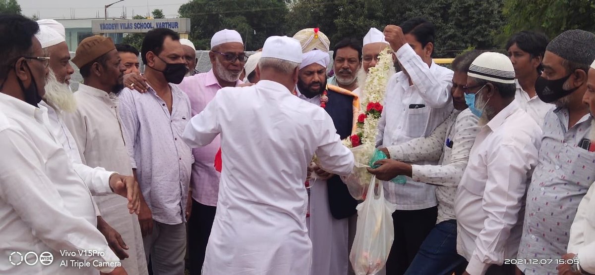 shafi_saadi's tweet photo. Alhamdulilla it is delightful to have recovered 10 acres of Waqf land belonging to Jamia Masjid Vartur which is being compounded and safeguarded. The efforts of the Managing Committee was appreciated by me today by visiting the said land where compound work is going on.
#Varthur https://t.co/l9x4sgZOdn