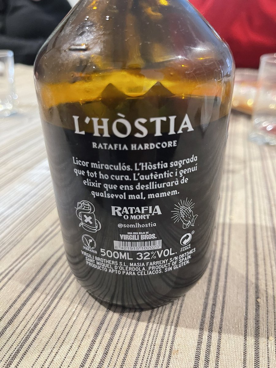 peperibes's tweet photo. @somlhostia Ratafia o mort https://t.co/Igl2CKuZZ8