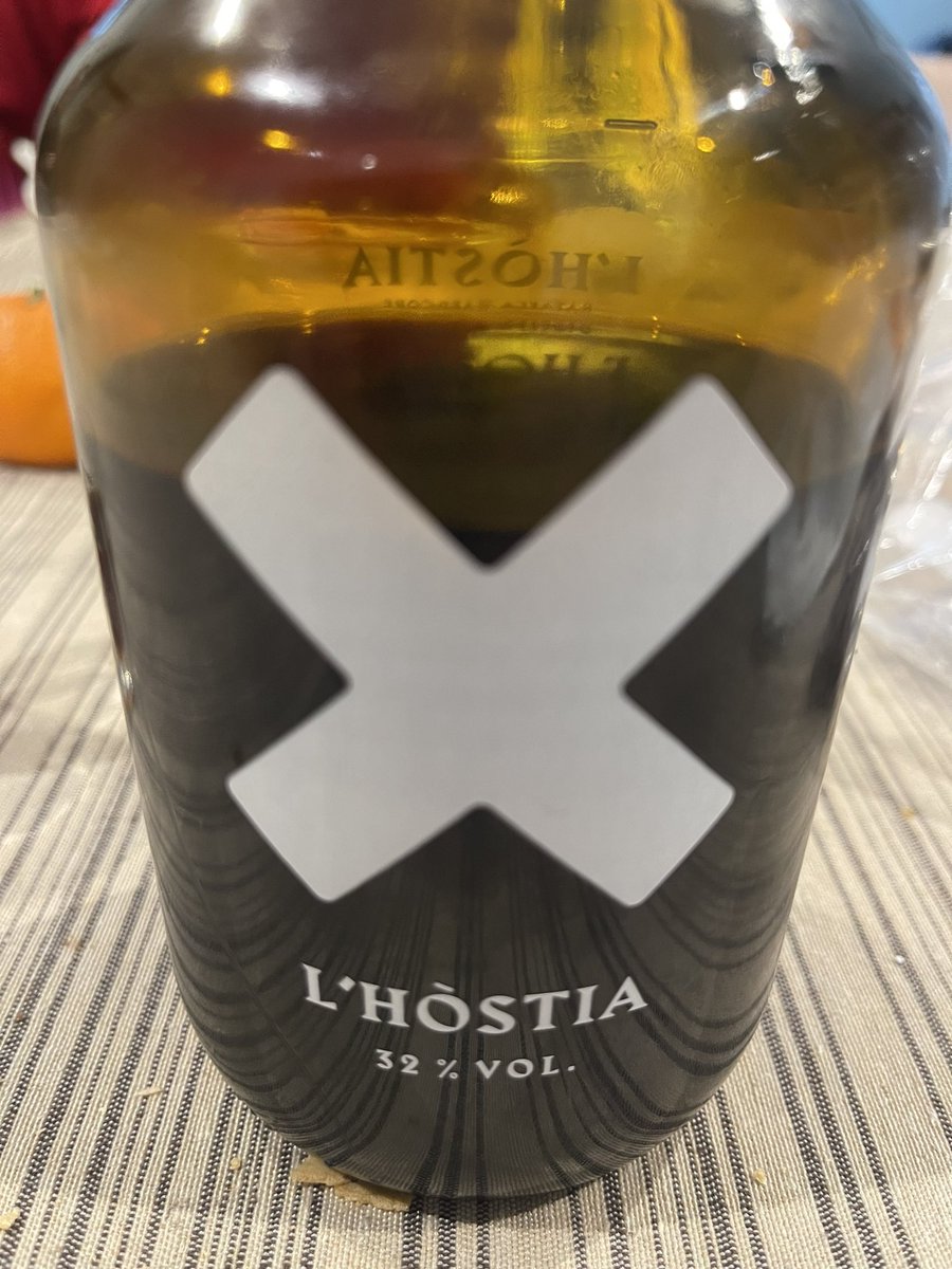 peperibes's tweet photo. @somlhostia Ratafia o mort https://t.co/Igl2CKuZZ8