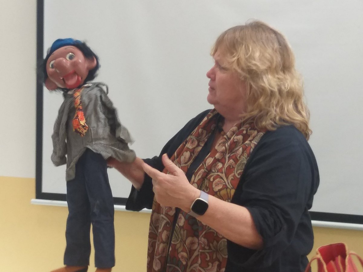 sanjanaamarnani's tweet photo. Students learnt about the creative expression 'ventriloquism' by attending a live session by Susan Long HOD, learning enrichment dept. We all were dumbstruck with the mesmerising performance of the Puppet HUGO @AKAcademies #creativity #formsofexpression https://t.co/LFkyoNO5Sm