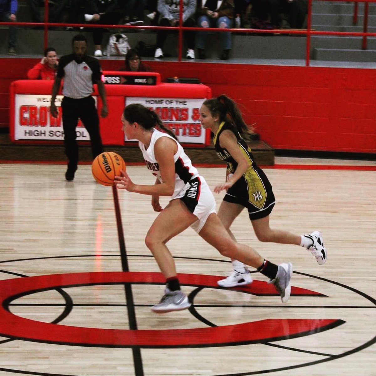 Some pics from our last couple of games! 🤩 #seniorssn