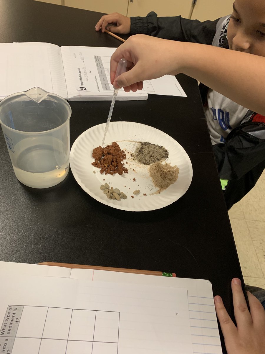 4th graders exploring soil samples. ⁦<a href="/HumbleISD_OE/">Oaks Elementary</a>⁩ #every child everyday
