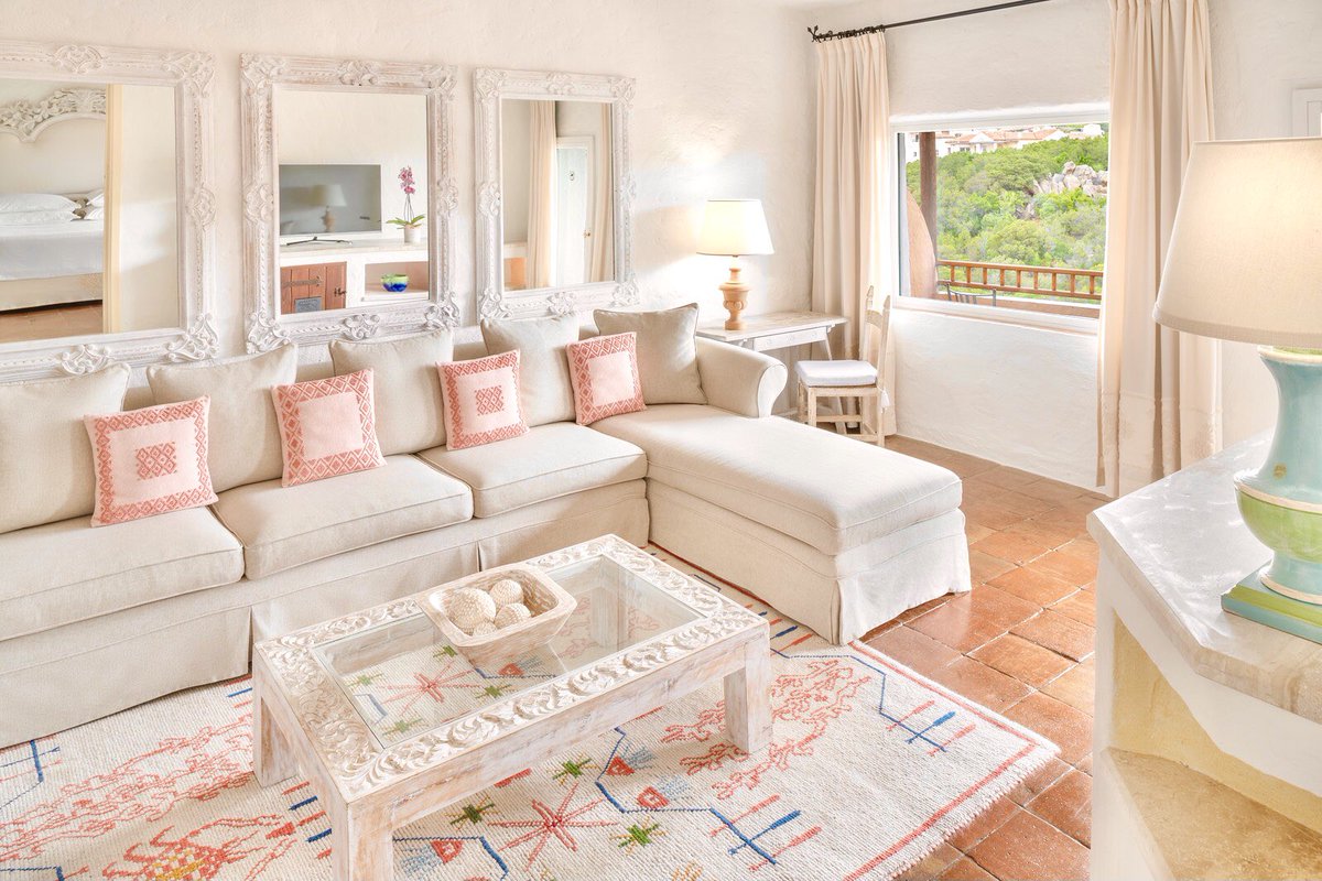 Designed in harmony with the essence of the island, our charming rooms and suites represent the warm Sardinian hospitality, traditions and sophisticated simplicity.