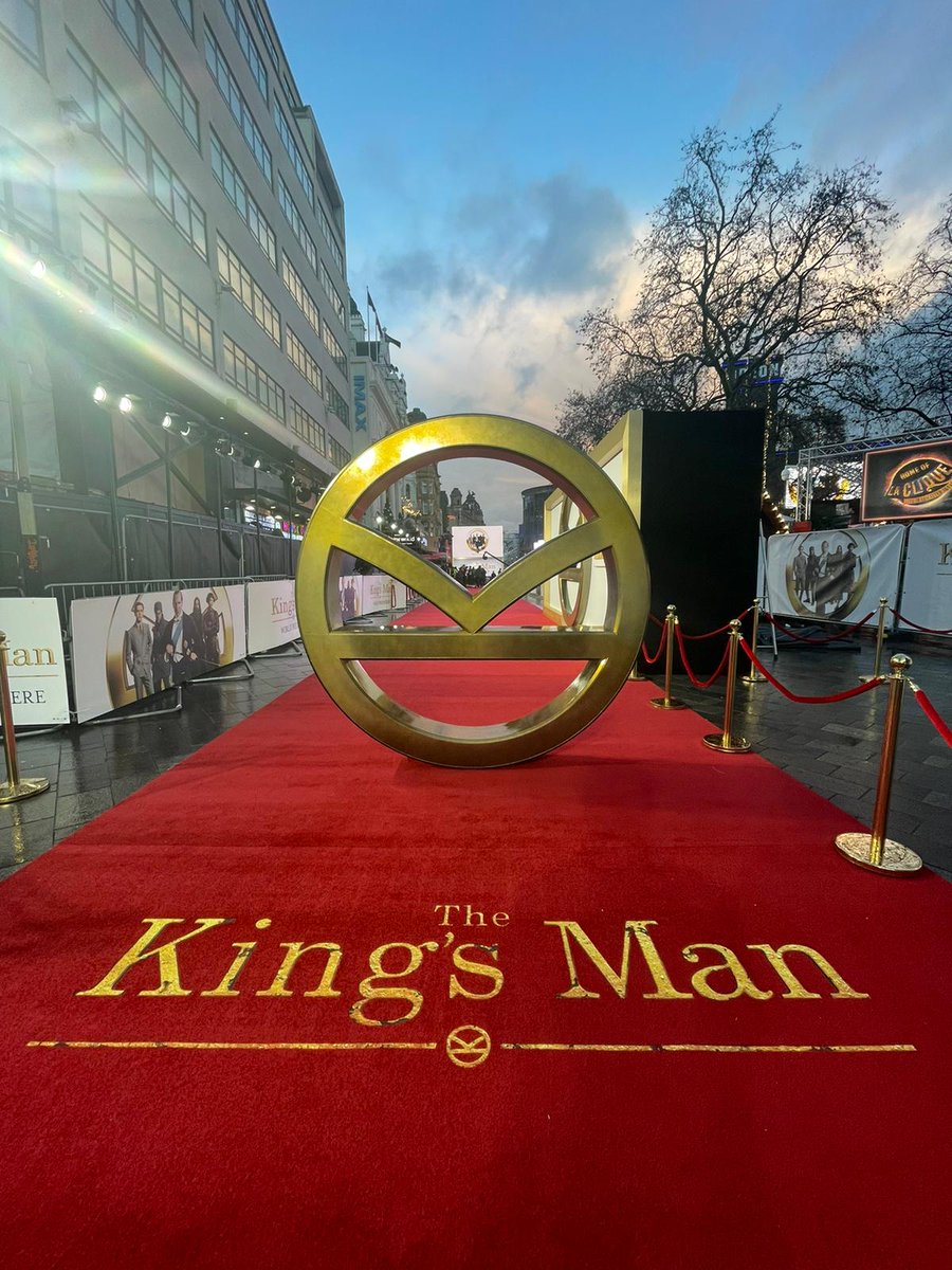 sassyplus_'s tweet photo. Two premieres in one week! We hit the red carpet again last night in a true Kingsman style with @Disney_UK  @20thCenturyUK and the crème de la crème of British actors as we filmed the World Premiere of @KingsmanMovie shown in @ODEONCinemas across the UK.
#WeAreSassy #TheKingsMan https://t.co/iw2UXfbxA2