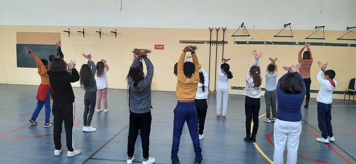 EcGrangeneuve's tweet photo. Un autre atelier proposé pour cette semaine de l Laïcité? 
flash mob avec les enseignantes de CP. https://t.co/vsKamNqcB5