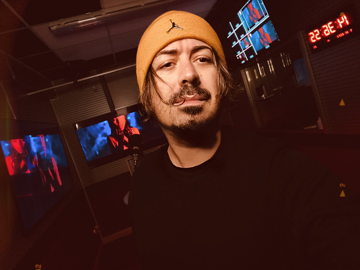 QuintanoMarco's tweet photo. Tempo di sbrinarmi e ci sentiamo “alla radio” dalle 17 🎧💪🏻#freddofreddofreddo https://t.co/M9v79Lbv5S
