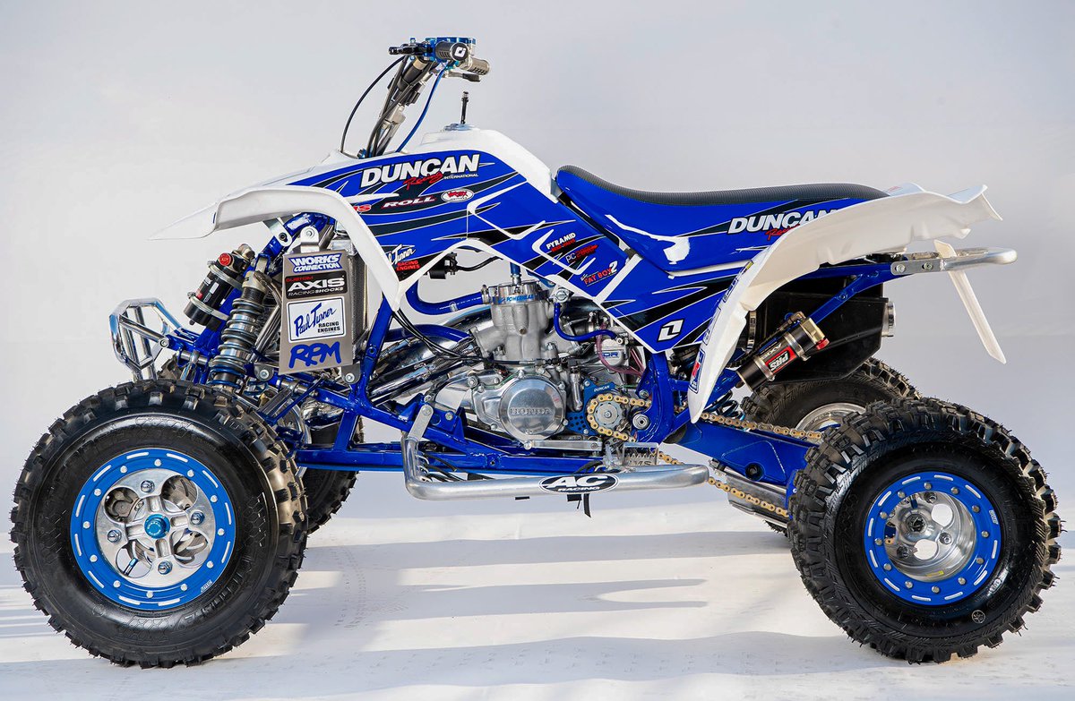 DuncanRacingInt's tweet image. Wow! Our client from Porto, Portugal @octaviopassos built this bike from scratch! It took him 2 years to finish and started with just an OEM 89 frame. We are so thankful to be apart of this journey. Congrats on a beautiful build! #portugal  #europe  #duncanracing #honda #trx250r