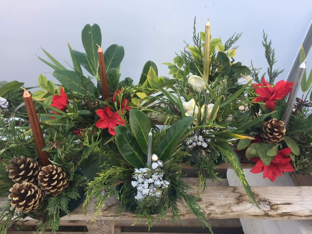 RootedinHull's tweet photo. 🎄DON’T MISS OUR CHRISTMAS MARKET🎄
Sat 18th Dec 11am – 5pm 
We will be having a craft fair where you can find festive food &amp; stalls.
Buy your Christmas gifts &amp; produce from our shop.
Why not pay it forward by donating a veg box to a local family in need💚
St Peter Street, Hull https://t.co/XZx1KEu0xa