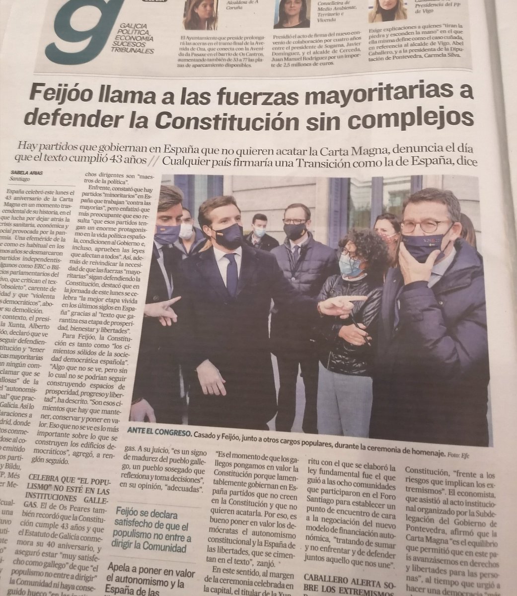 xmtorne's tweet photo. Sem complexos, como ele com seus amigos narcos, ou outros a quem dá bancos, ou os da foto do partido + corrupto espanhol. A Constituiçom do #Regime78, da #monarquia hereditária e suja, da #repressom, do #colonialismo e do #centralismo. Isso é @FeijooGalicia #spainisafasciststate https://t.co/vrHdZldM0w