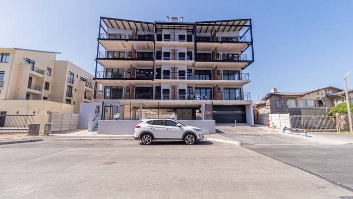 hellohouse's tweet photo. The Manhattan On Coral - Bloubergrant, Western Cape. Exclusive new development one block from the beach with unique Manhattan warehouse inspired architecture. Ideal for lockup and go living. From R1,620,000.00 #newdevelopment #HelloHouse
https://t.co/a2WWy4R2oG https://t.co/P4aPuiggJ0