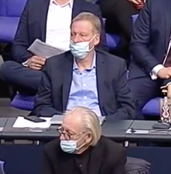 gemuellert's tweet image. Maskenpflicht im #Bundestag, nun auch am Platz. Scheint für Teile der AfD nach wie vor eine besondere technische Herausforderung.