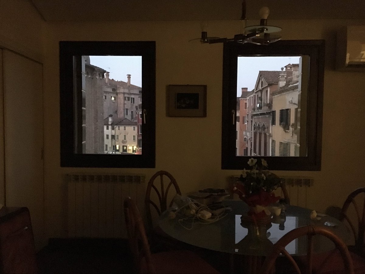 JillKerby's tweet photo. …/2 and on this day, Dec 7, 2019 I spent the day w my pal Tania, just wandering - as you do in Venice. We had lunch at #MyRoomWithAView; visited a craft show; I took this pic of ‘the Banksy’ &amp; the Salute … /3 https://t.co/4HSBMMyfII