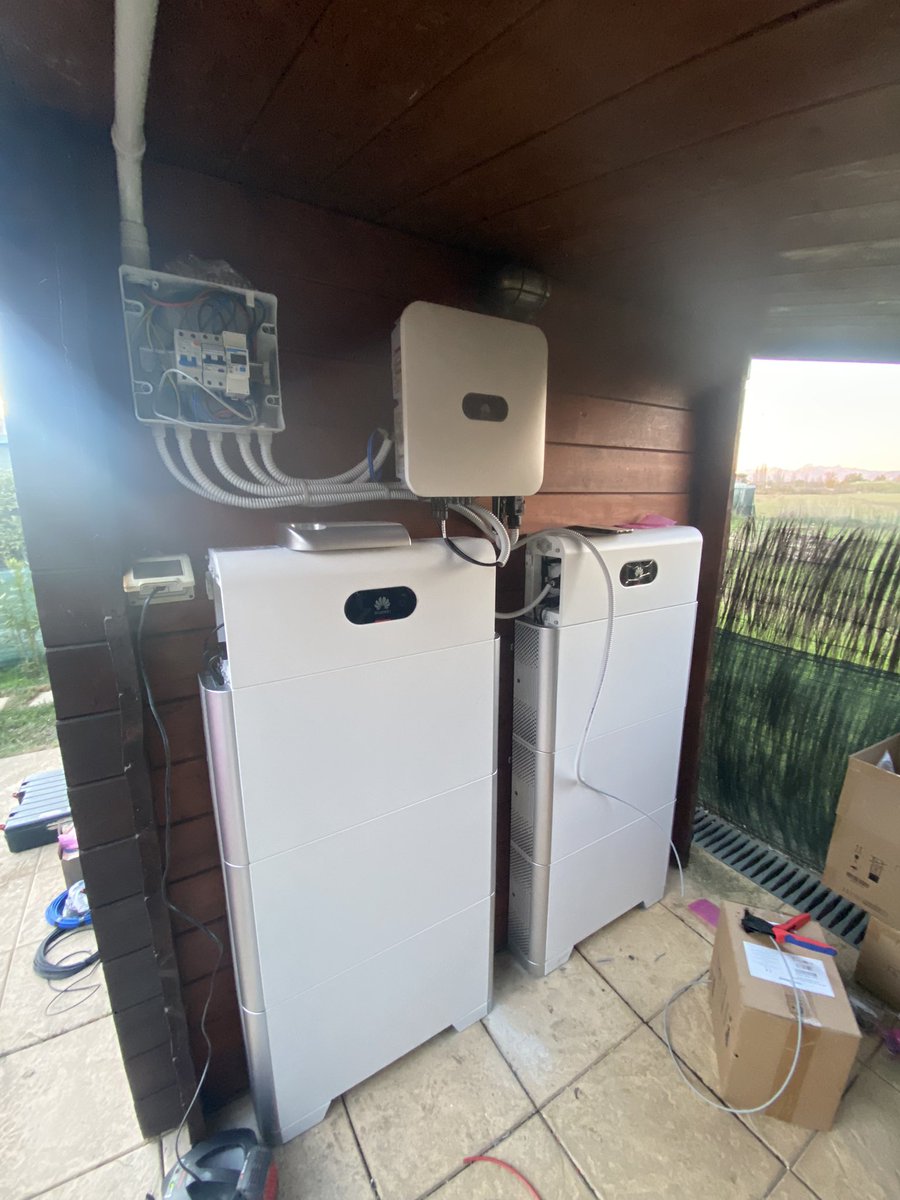 Sistema di accumulo completo Luna 2000 di #huawei #threeenergy