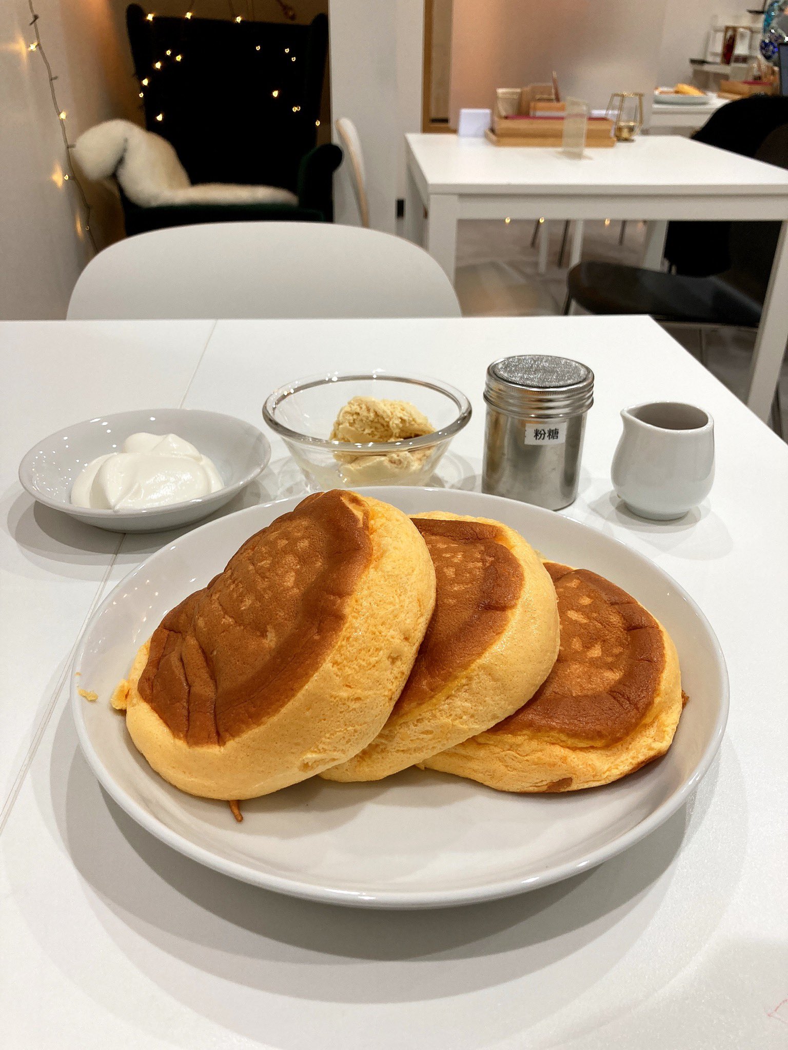 たく 東京神奈川グルメ 12 6にオープンしたパンケーキ食べ放題 のみ のお店 渋谷駅西口から徒歩4分ほどにある パンケーキのろあ さん 60分1500円 オープン価格 でパンケーキ食べ放題 Amp フルーツやクリーム盛り放題 画像のようなふわふわパンケーキに