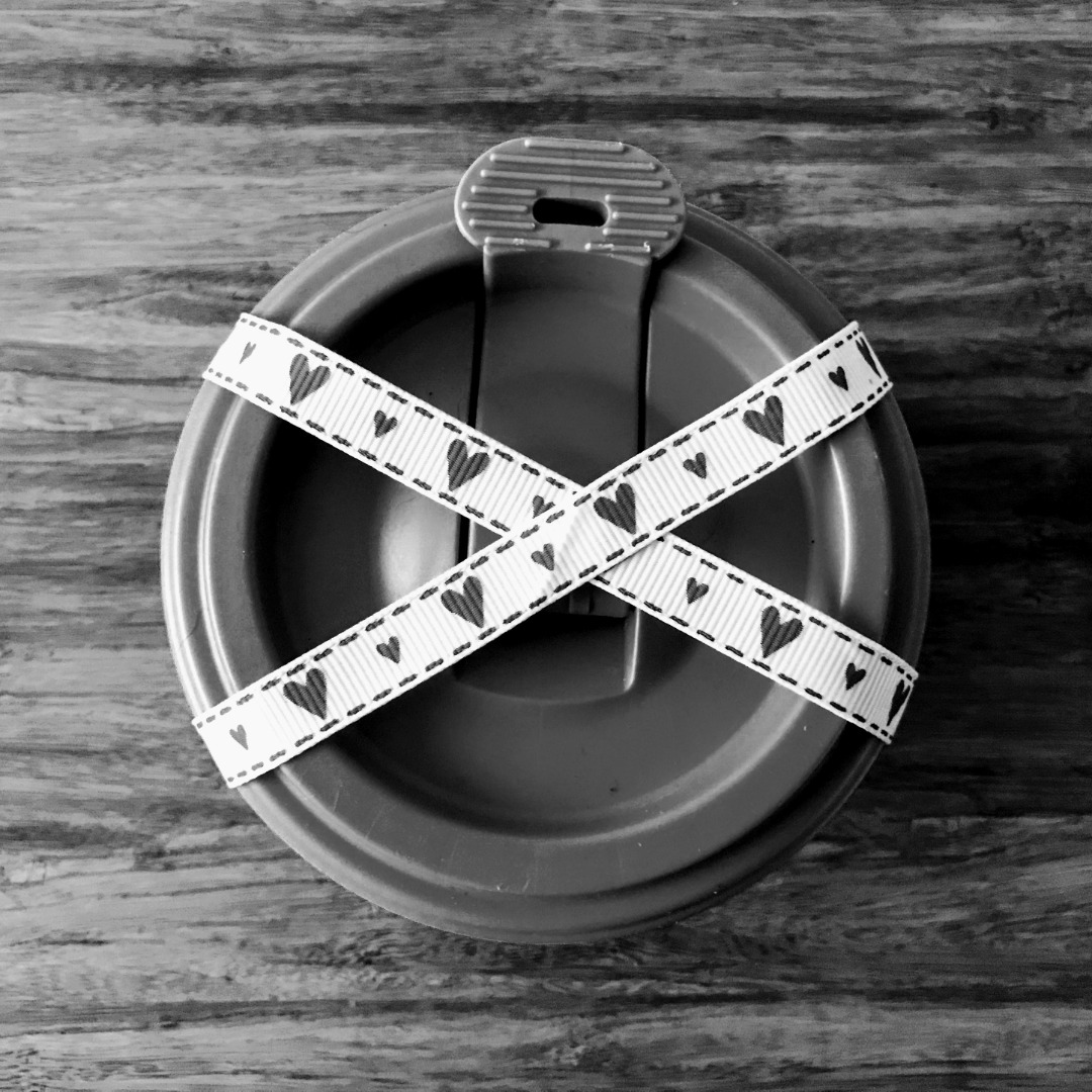 Dr Hannah Fry on <a href="/BBC6music/">BBC Radio 6 Music</a> today talked about psychology of gift giving. Did you hear it?  Her top tips:
There's no correlation between enjoyment of a gift &amp; the amount spent.   
 A heart felt &amp; well used present will generate the most happiness.
<a href="/FryRsquared/">Hannah Fry</a>  #christmas #gifts