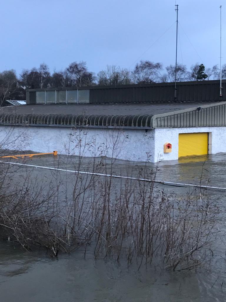 Storm Barra certainly hit this morning thankfully all equipment ok. Hope all rowing clubs around the country are all safe. Huge thanks to John and Siobhan Barrett and Sean Sutton for all their wet work this morning