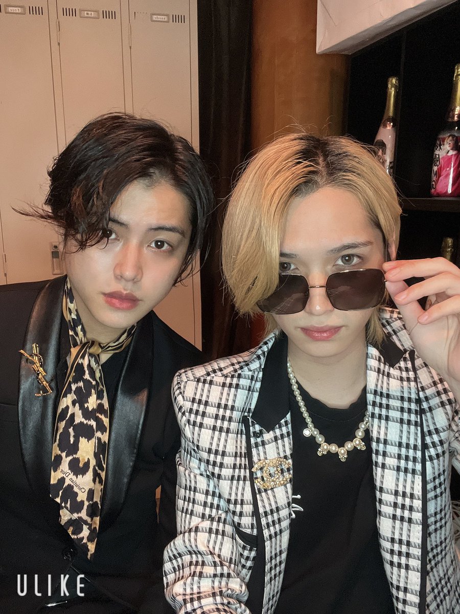 _riy_king's tweet photo. 湿気で髪わしゃわしゃやけど両方主任です。 https://t.co/gy8G8S334I