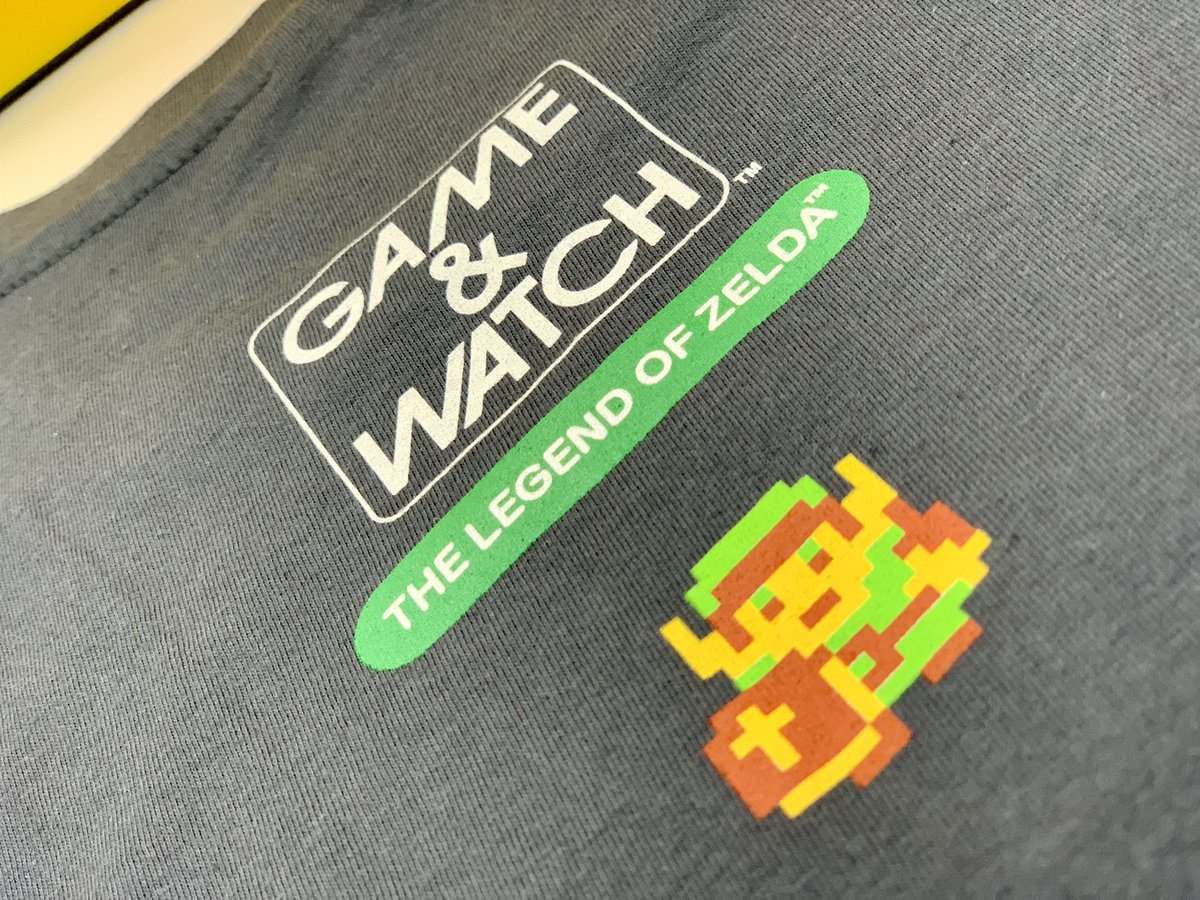 ZELDA-Gewinnspiel! Ich verschenke einen Game &amp; Watch: Zelda + Mikrofasertuch + T-Shirt! 

SO MACHT IHR MIT: 

🪃 Retweet

💣 Schreibt Euren Lieblings-Zelda-Teil in die Kommentare! 

🗡 Teilnahmeschluss: 10.12.21 

<a href="/NintendoDE/">Nintendo DE</a> #unbezahltewerbung #Zelda #gameandwatchzelda