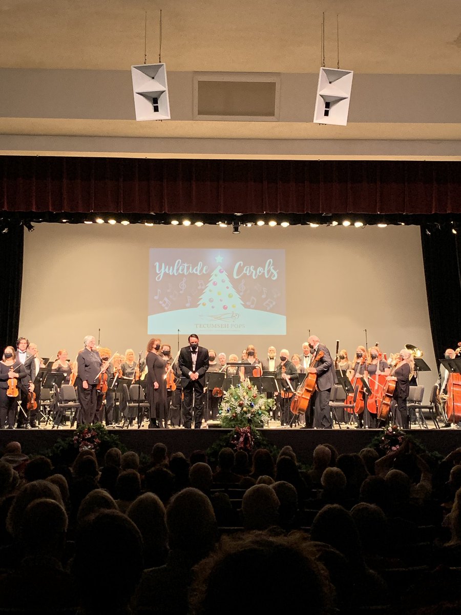 Very cool that such a small town has so many community ensembles. 🎵🎄