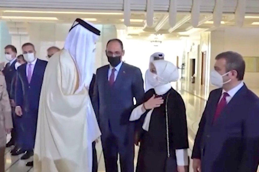 oznurcalik's tweet photo. Cumhurbaşkanımız Sayın @RTErdogan ile birlikte, Katar Emiri Sayın Şeyh Temim bin Hamed Al Sani'nin ev sahipliğiyle Katar'dayız. https://t.co/zjyJllXiyL
