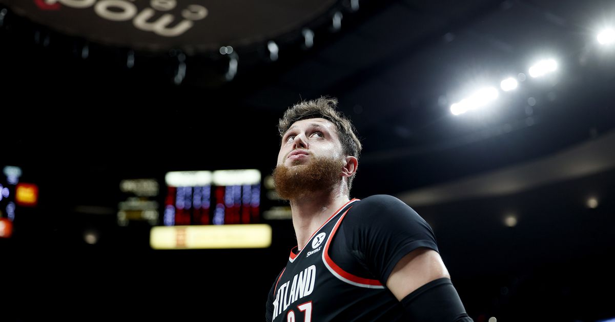 Blazers Play Hard, Run Out of Gas vs. Clippers - Blazer's Edge https://t.co/yu6cBK3mI3 https://t.co/QR3faDXaSS