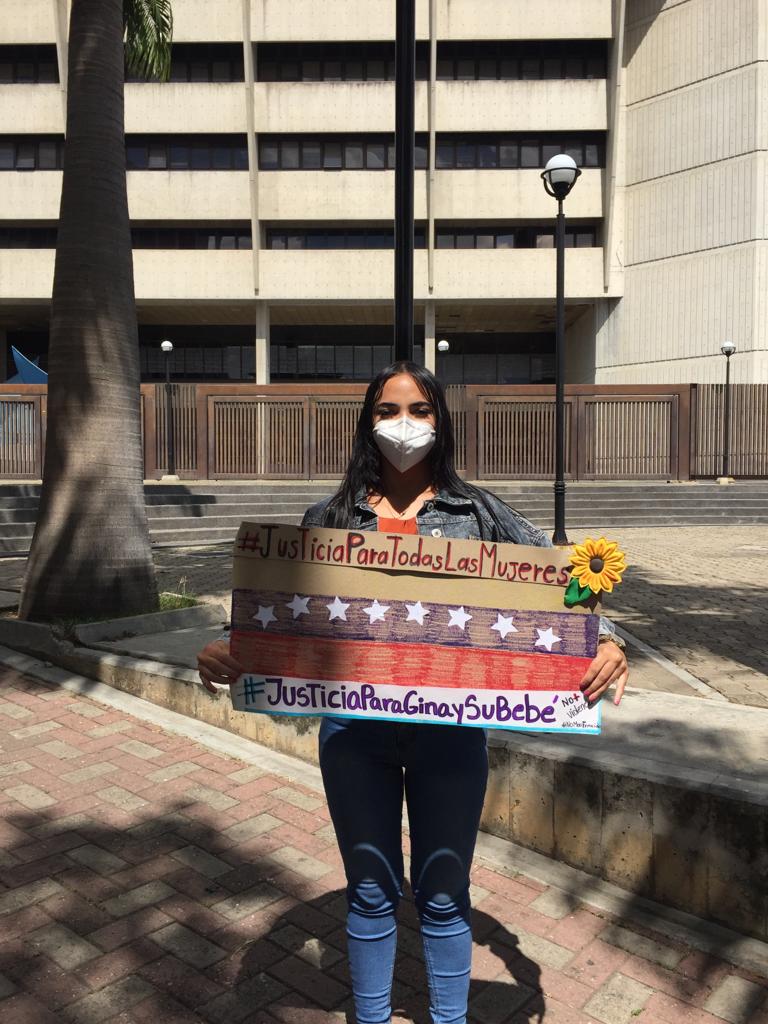 manuelita1504's tweet photo. Giannelly Pirrongelli 
con 8meses de embarazo
murió por golpiza de su pareja NO fue #Covid ES #Femicidio
Madre:@NellyPumiaca
Padre:@LPirrongelli
Hermana:@Pirrongelli_
#MerecenJusticia
Dejó hijo (2)
#CaminoALaJusticia
@TarekWiliamSaab
@mdiazmendoza
@JusticiaMujerVe
@zuletamerchan https://t.co/3x9Gske5F0