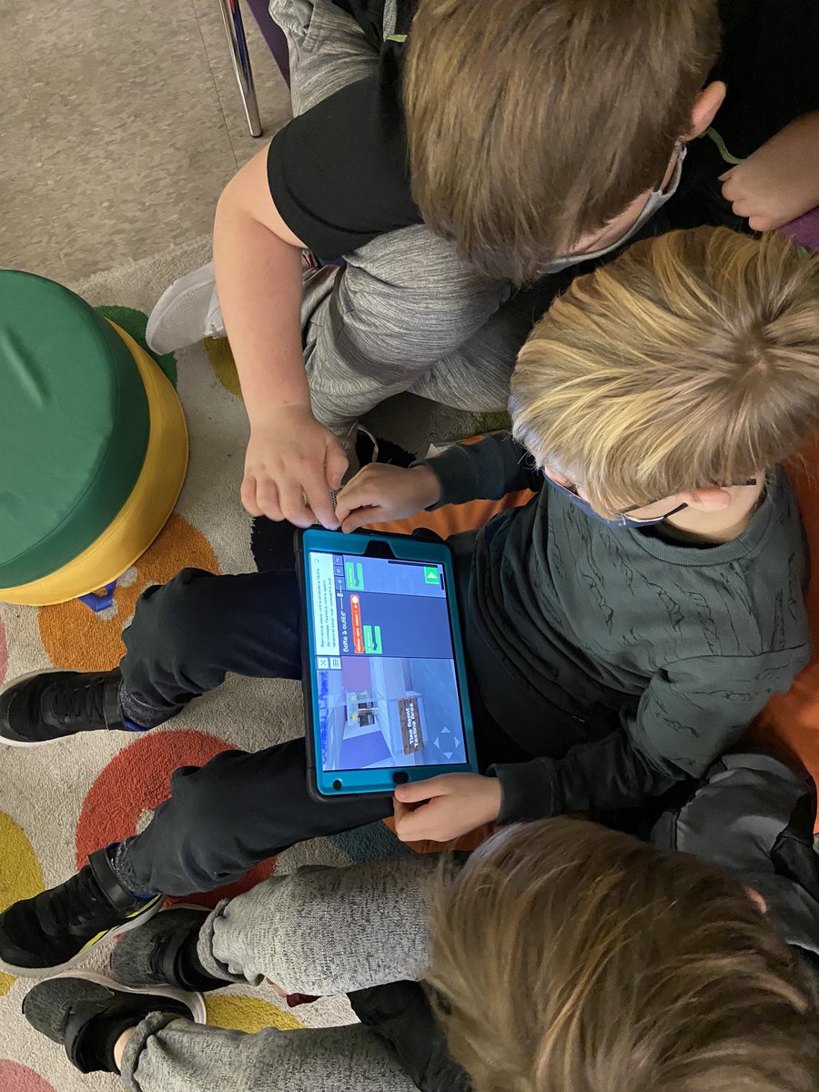 PelletierMart's tweet image. #HourofCode2021 with @PlayCraftLearn #problemsolving