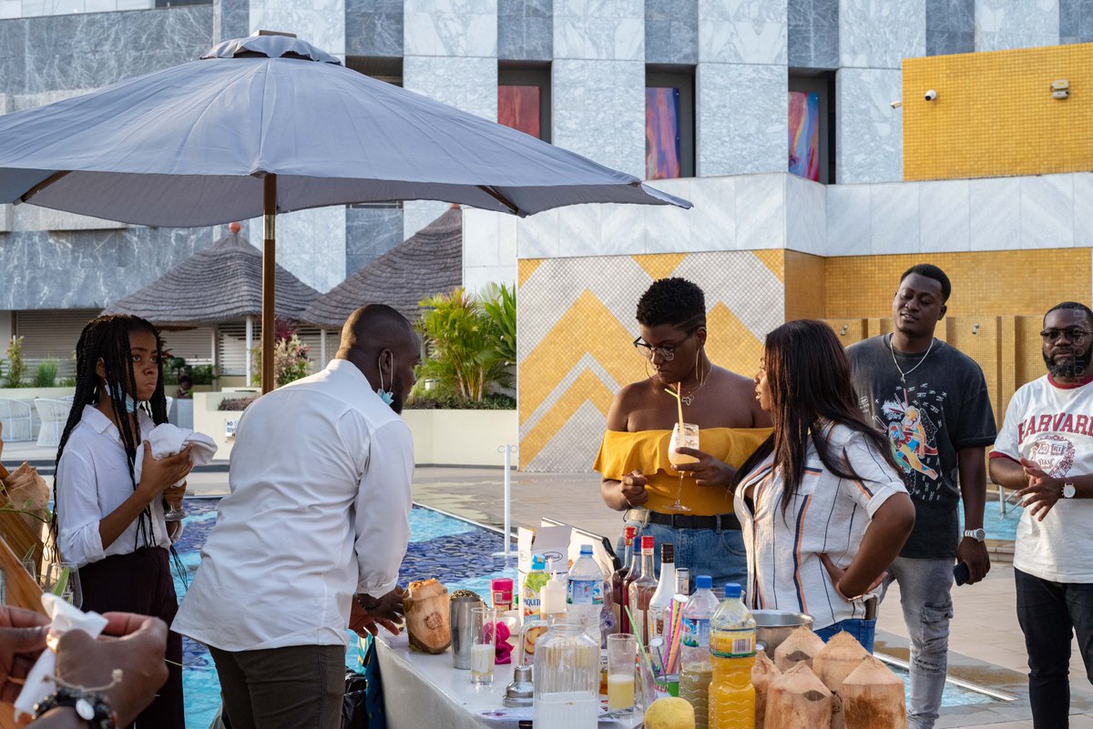Hotel2Fevrier's tweet photo. Le Bar à Coco est ouvert tous les weekends de Vendredi à Dimanche à partir de 15h00. Le bar est situé au bord de la piscine à Akwaba Pool Bar and Grill. 

Retour en photos sur la Coco Party organisée le weekend passé à notre Bar à Coco. 

#cocoparty #Coconuts #Hôtel2Fevrier https://t.co/Crvz2DYBQu