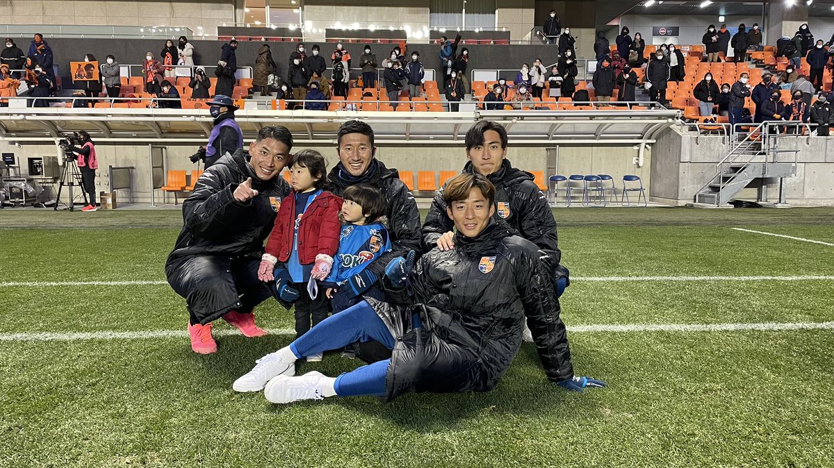 YutaTerasawa's tweet photo. まずはナイスGKチーム🧤💯
1人じゃ成り立たないポジション。
しかし全員クセ強すぎ。皆んなありがとう! #acnp #パルセイロ #gkteam https://t.co/EN5WJ7RcXc
