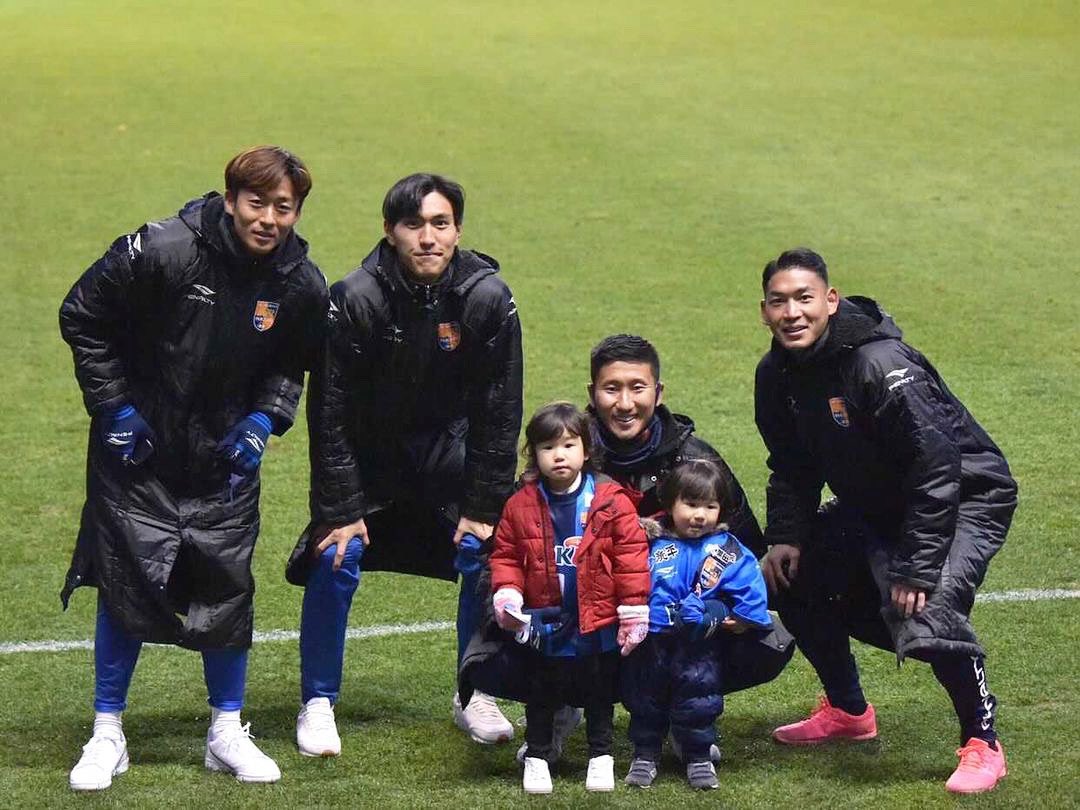 YutaTerasawa's tweet photo. まずはナイスGKチーム🧤💯
1人じゃ成り立たないポジション。
しかし全員クセ強すぎ。皆んなありがとう! #acnp #パルセイロ #gkteam https://t.co/EN5WJ7RcXc