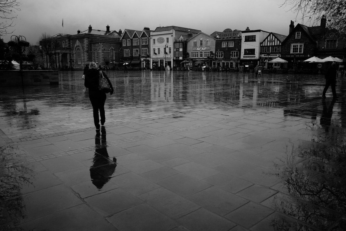 The weather is certainly pretty miserable... But its always an opportunity.

#photography #streetphotography #rainphotography #rainyday #bnwphotography #monochromephotography #leica #leicacamera #salisbury