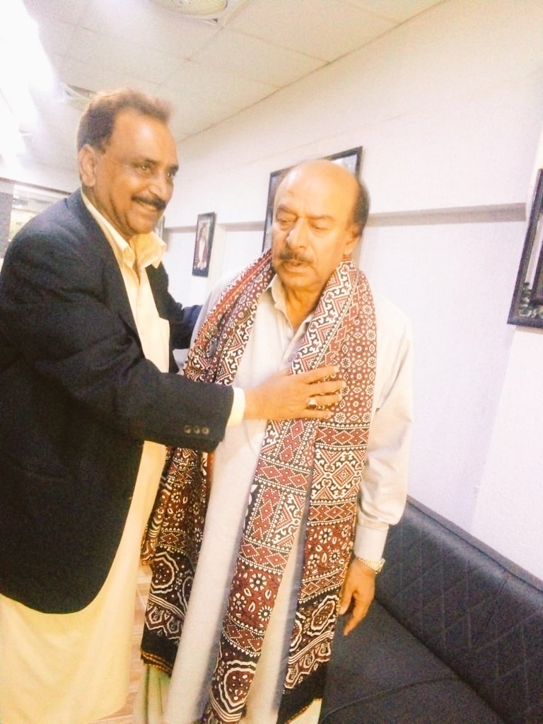 AnasKhalidKhan's tweet photo. Today met MR Nisar Ahmed khouro Sb president Sindh Pakistan people party
@NisarKhuhro_SME
#BhuttoDeNaarayWajjanGey
#PPP
#DistCentral
#BilawalBhuttoZardari https://t.co/3YNnLT4mea