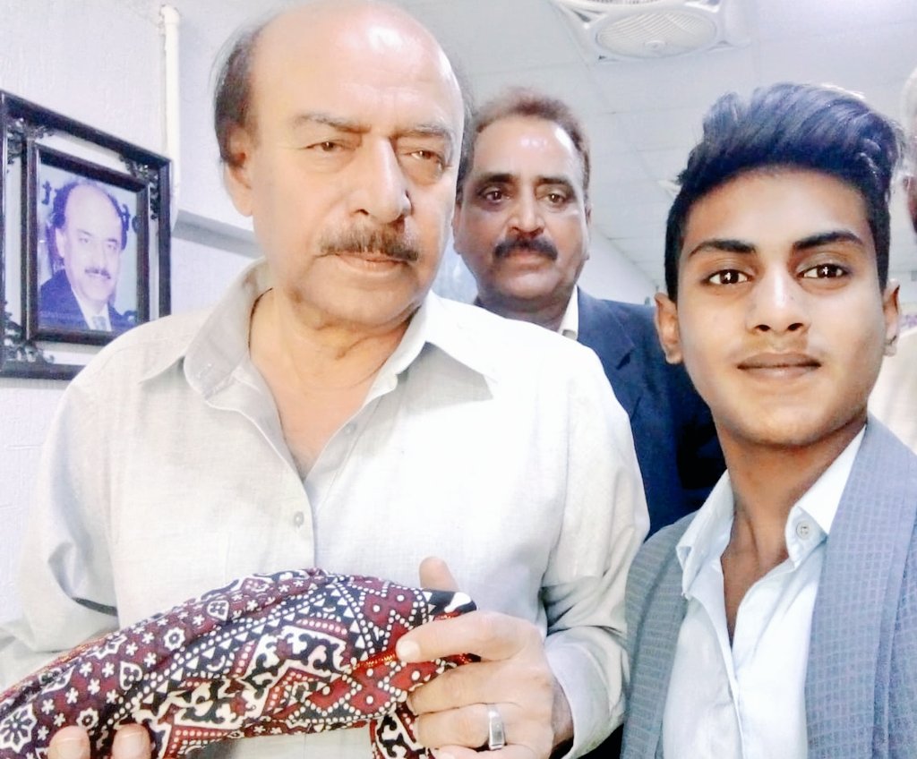 AnasKhalidKhan's tweet photo. Today met MR Nisar Ahmed khouro Sb president Sindh Pakistan people party
@NisarKhuhro_SME
#BhuttoDeNaarayWajjanGey
#PPP
#DistCentral
#BilawalBhuttoZardari https://t.co/3YNnLT4mea