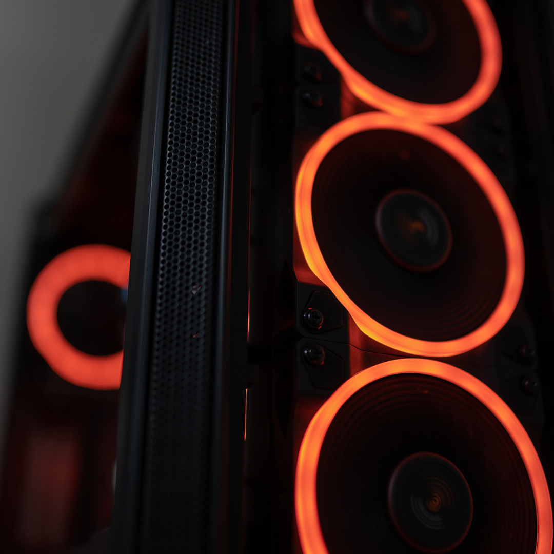 The Light Wings build by Malik Customs - such a nice way to display silence and power in one build, based on our Silent Base 802 Window Black

#bequiet #lightwings #silentbase802