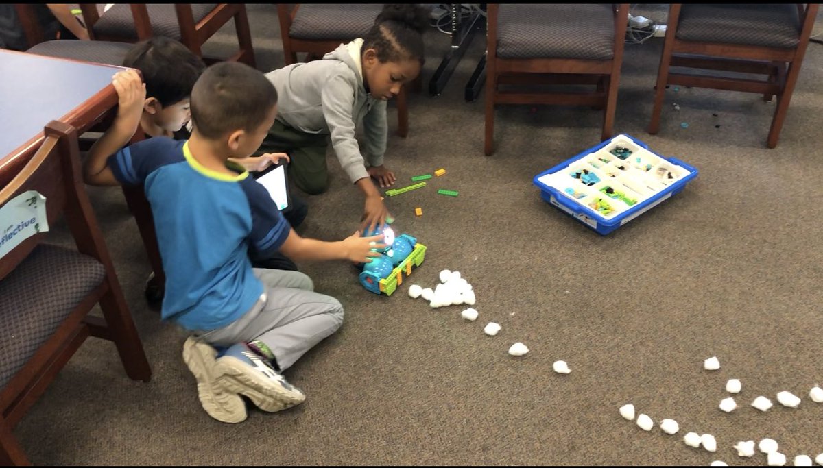 Amy__Torre's tweet photo. Our students have been amazed at what they can design and program in our digital innovation lab this week. There is nothing like seeing their eyes light up in amazement! @GulfHighlandsES  #CSEverywhere https://t.co/f5tKdCOAIS