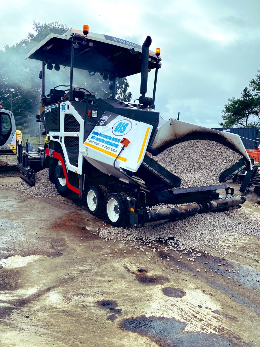 orourke805's tweet photo. Hot quarry stone to clean the paver out, ready to lay buff tarmac for @AggregateUK  #asphalt #Volvo https://t.co/9pB8gDjc3P