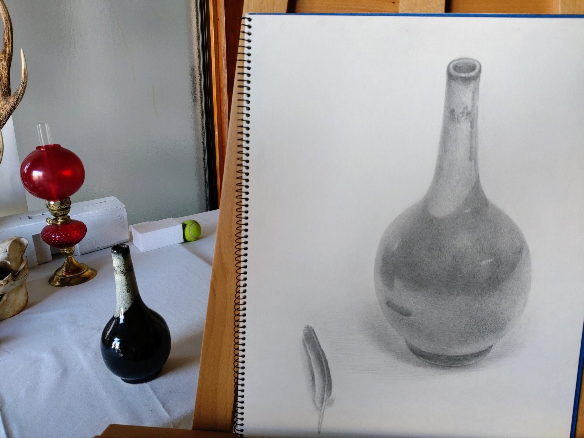 清野和正 デッサンについて 物を見る目を養う デッサン教えます デッサン個人レッスン 絵画個人レッスン 鉛筆画 鉛筆 デッサン 写実画 リアリズム絵画 花瓶 鳥の羽根 デッサンについて スケッチ デッサンレッスン Dessin Drawing Pencilart