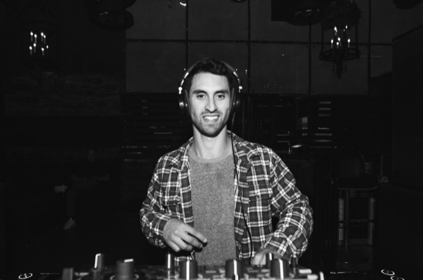 #INTERVIEW:  Released via renowned record label <a href="/Dirtybird/">Dirtybird</a> , Dillon Marinez’s latest two-track #EP showcases the producer’s prowess for #electronicmusic
bit.ly/3ExmMrb