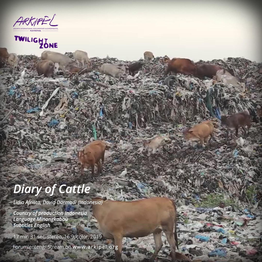 alisatriefendi's tweet photo. Gambaran Diary of Cattle memberikan kengerian terhadap rantai kebutuhan yang perlahan berubah. Seiring perubahan lanskap dan berbagai tuntutan adaptasi yang timbul. #Candrawala #Arkipel https://t.co/3VjBKJOFoe