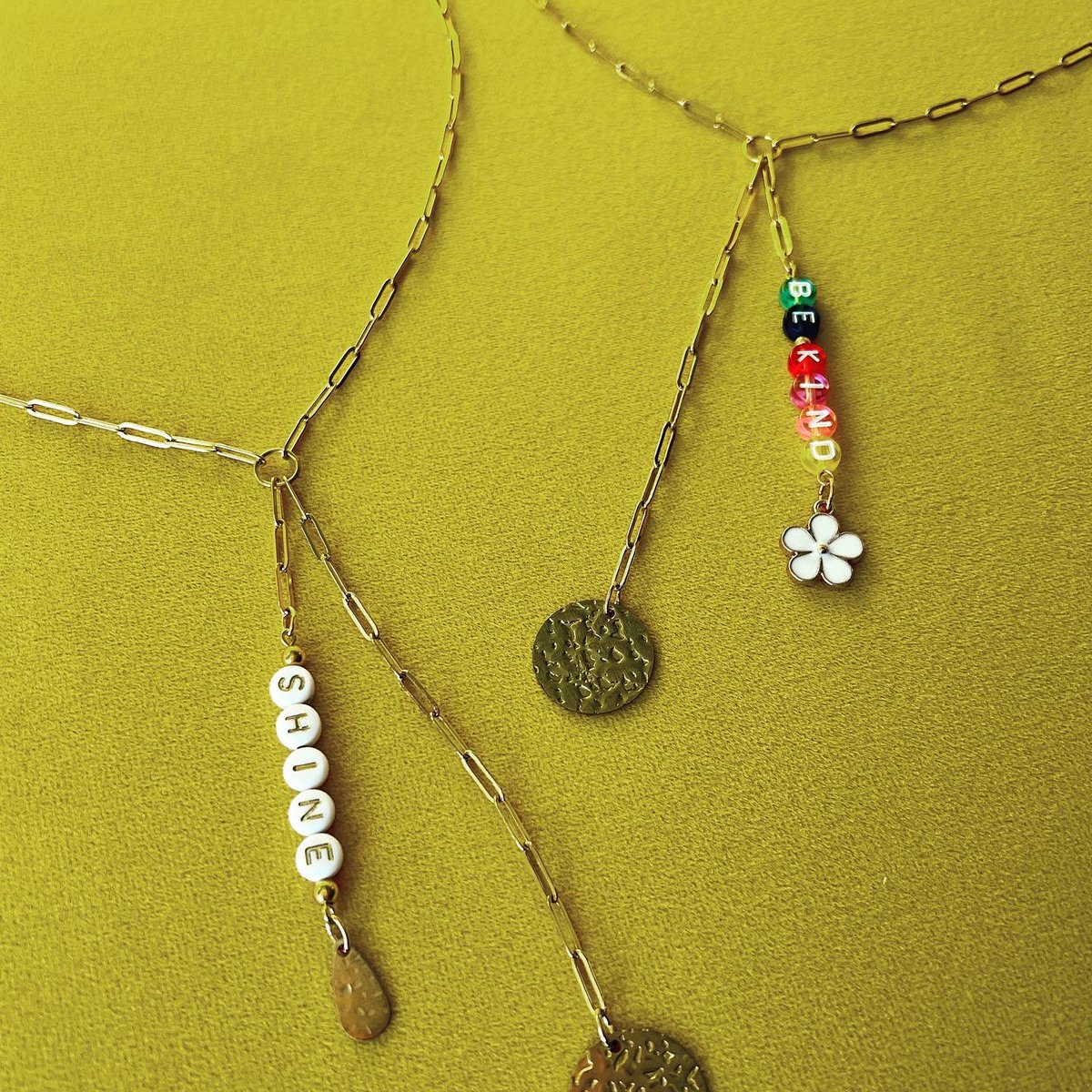 BeadleBums's tweet photo. 🎄🛍 Check out the shop for great holiday handmade gifts for your loved ones or just for yourself! https://t.co/ahYfskJX2h #handmadejewelry #smallbusiness #handmadegifts #etsyshop https://t.co/9GEP6IUCAI