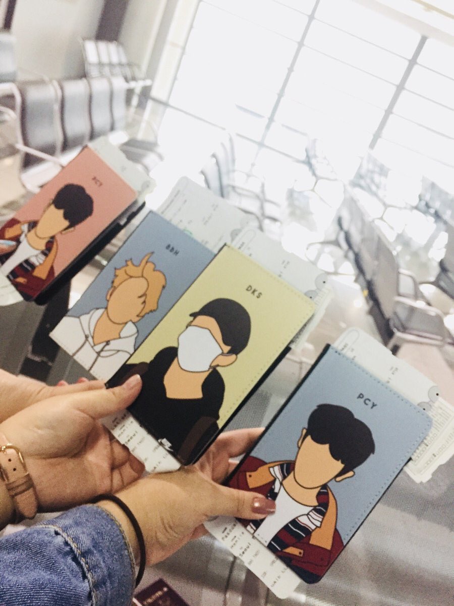 frealuvph's tweet photo. FREALUV 12.12 CHRISTMAS STOCK SALE ✨

face masks for 30% off!
passport holders and bags for 20% off! 

limited supplies only!
we will be posting them on our shopee account on 12.12! stay tuned. 💗 https://t.co/oC7Xrlv6rC