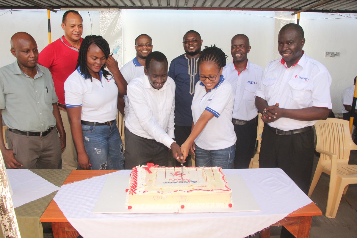 SiginonG's tweet photo. Celebrating Excellence: The @SiginonG MD's Award saw staff members get recognized for living the #siginonway culture. The awards were also delivered by various senior managers together with the Siginon Group MD, @MeshackTurgo.
We celebrate them for #PoweringTrade excellently https://t.co/CDbe2w30gi