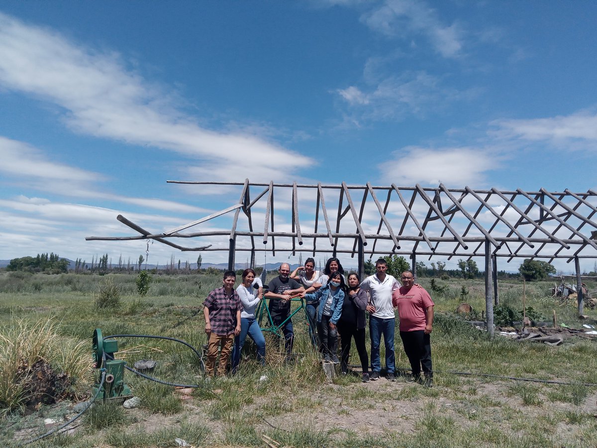 WillkakutiSR's tweet image. 🌿#Willkakuti🌞 capacitó en hierbas aromáticas, microorganismos del suelo, abono orgánico ,  alternativas tecnológicas y sistemas de riego a #LosClavelesFusión 🌿

✨Gracias por el segundo encuentro✨

#programadeautonomiaalimentaria
#plandeemergenciaalimentaria 
#tumunicipio