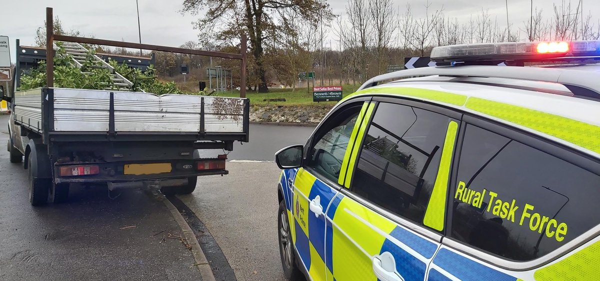 KentPoliceRural's tweet photo. A Ford Transit flatbed van was stopped as part of a routine check on Operation Assist. Checks have identified the vehicle to have been suspected as stolen and subsequently seized. #OpAssist https://t.co/806MgzppR2