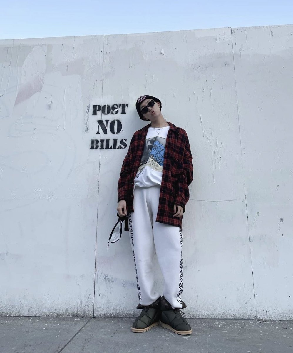 SG_J_M's tweet photo. [INSTAGRAM] Hoseok 🐿️ 

"😈"

(https://t.co/2b24AfthZS) + https://t.co/D9BSklbTpA