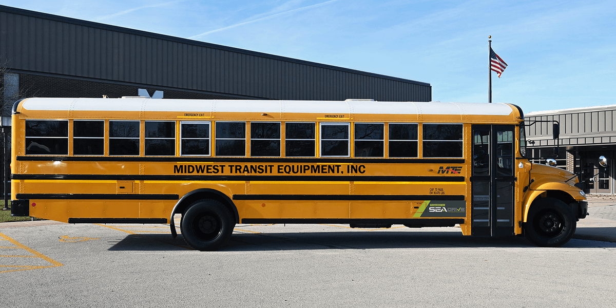 ElectriveNet's tweet photo. #SEAElectric rüstet nicht weniger als 10.000 US-Schulbusse auf E-Antrieb um!

https://t.co/bhM8J9cr04

#eMobility #Elektromobilität #Elektrobus #USA https://t.co/BcUsq7Lr9s