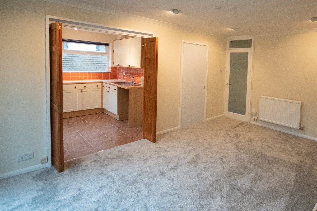 Hamptons_Cats's tweet photo. ⭐️LET ON FIRST VIEWING! ⭐️

This well presented 2 bedroom maisonette with outside space and close to Kenley Station has recently been let on the first viewing, and we have more applicants eager to move

If you have a property that you are keen to let, call us on 01883 597000 🏡 https://t.co/ZM8GEAj9rd