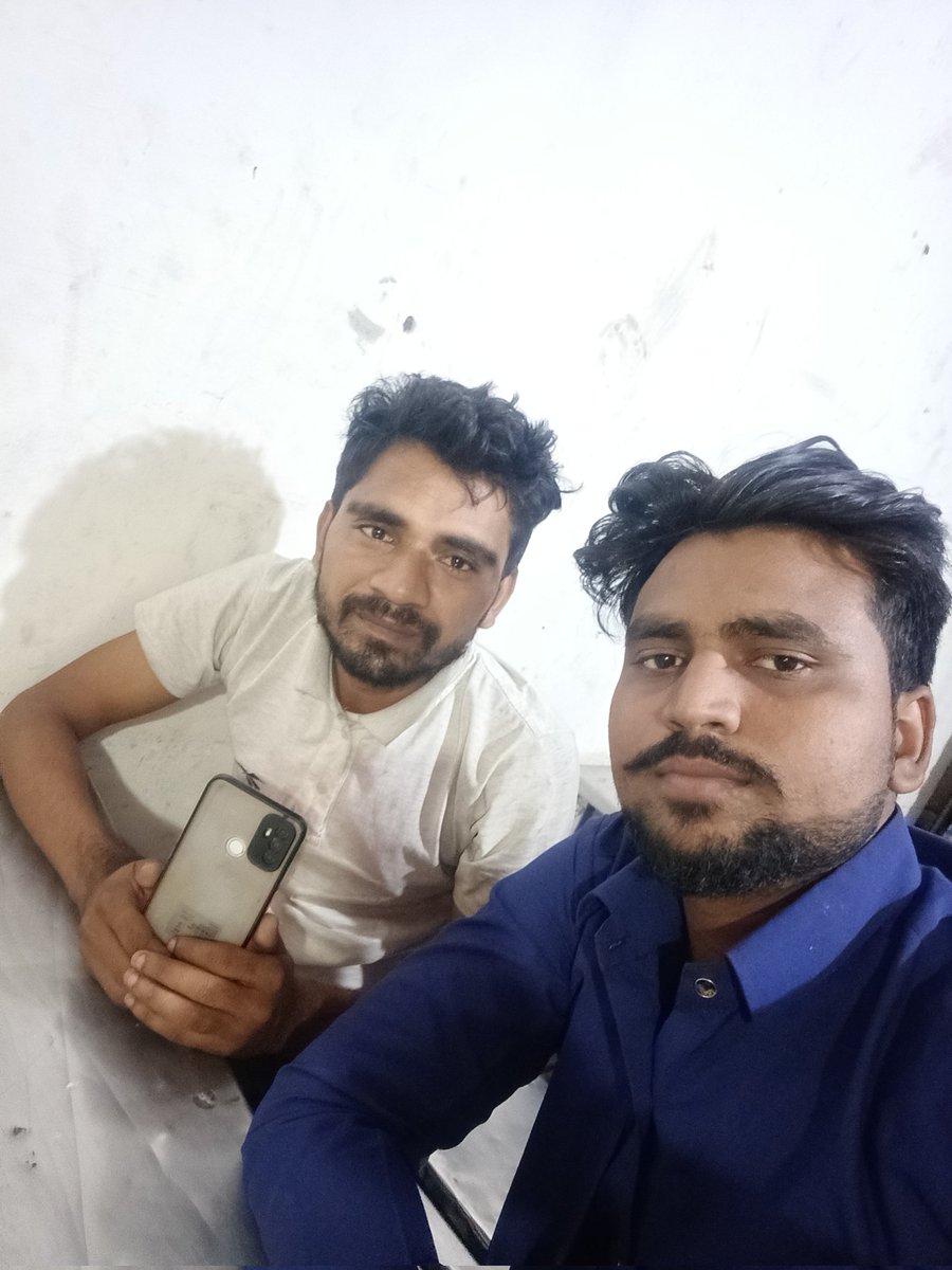 ArifBha53745078's tweet photo. कोरोना हमारा कीमती ख़ज़ाना ले गया,
दोस्तों के साथ बैठे ज़माना हो गया।।।
..
#MissingDays https://t.co/JsZTyoXoMM