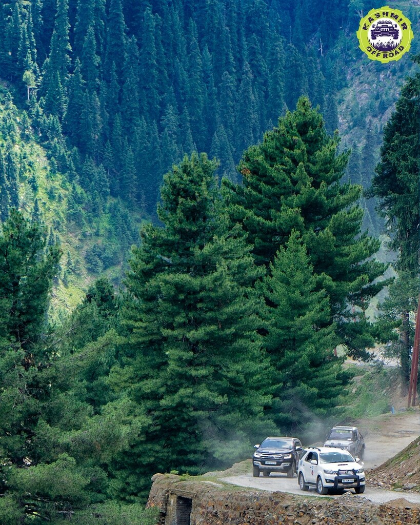 kashmiroffroad's tweet photo. Sometimes you just need a break, in a beautiful place, to figure everything out😇
#adventuredrive #kashmiroffroad #offroading #offroadinmountains #4x4adventure #4lo #4x4 #4x4life #offroadlife #weloveoffroad #koclub #extremeoffroad #traildriving #adve… https://t.co/A2zk6w69PA https://t.co/xOWXxHqm3f